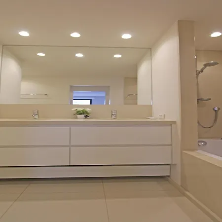 In Near Het Zoute District 크노케-하이스트