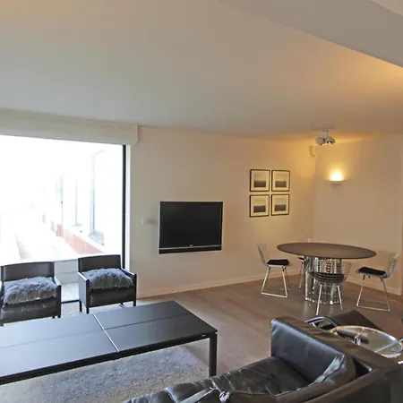 In Near Het Zoute District 아파트 *